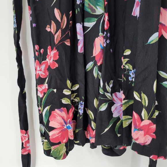Forever 21 Womens Faux Wrap Romper 0X Black Multi Floral Tie Waist Shorts NEW - Picture 8 of 12